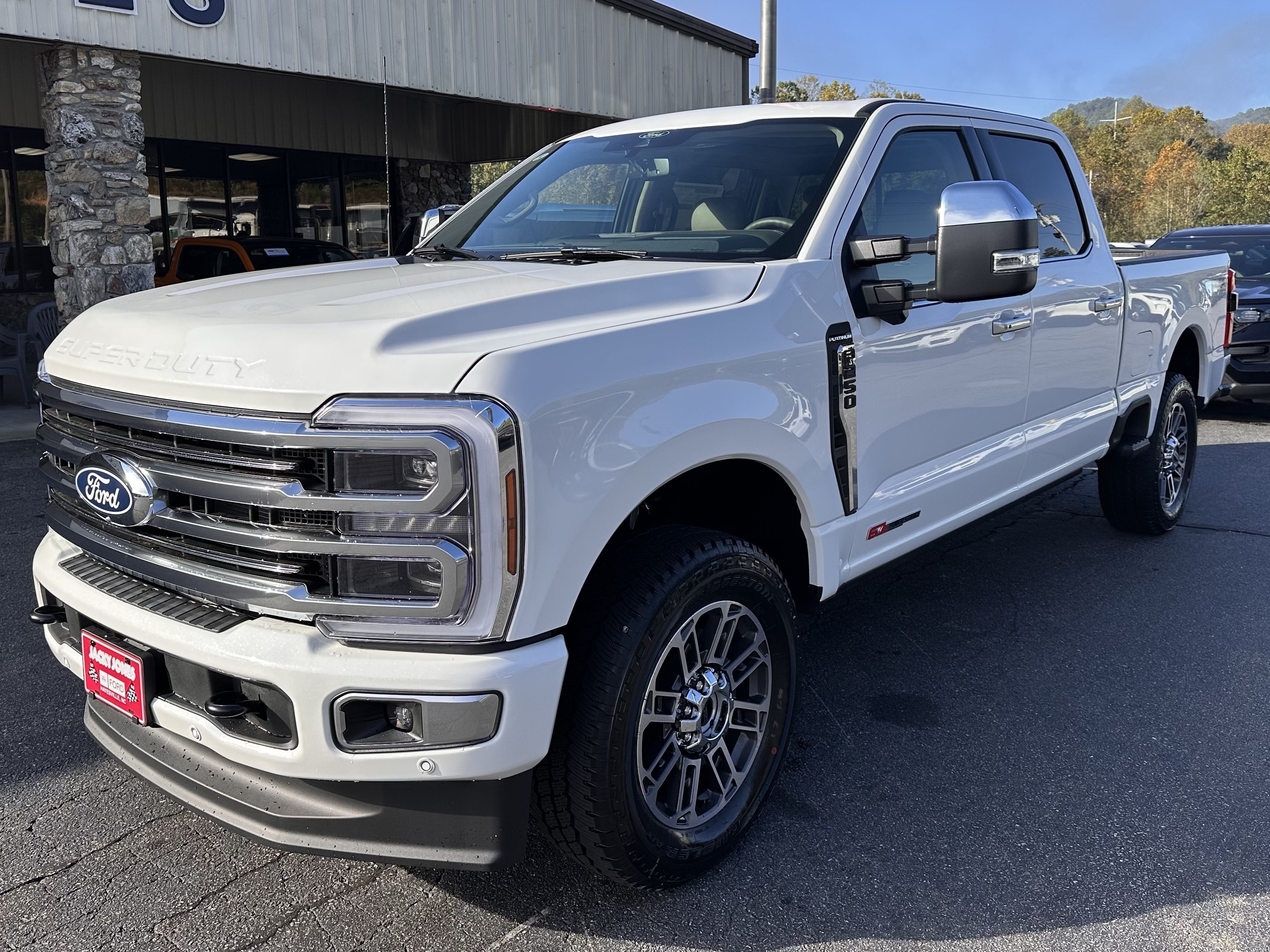 New 2027 Star White Metallic Tri-Coat Ford F-250® Platinum® image 2