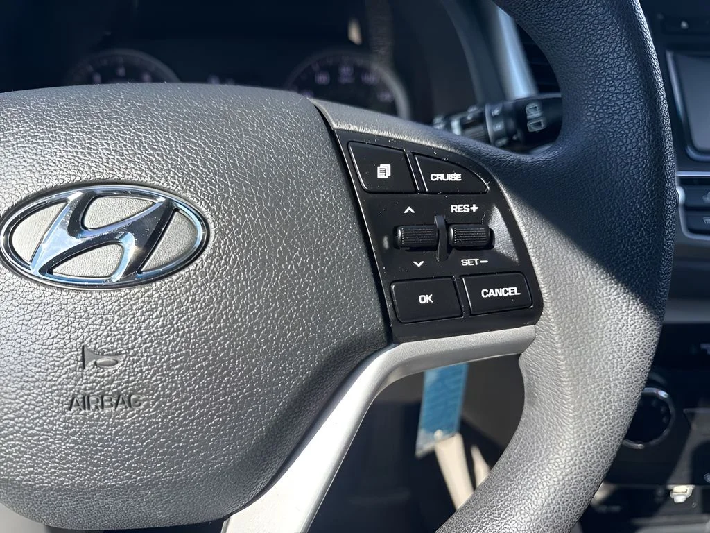 Used 2017 White Hyundai SE image 15