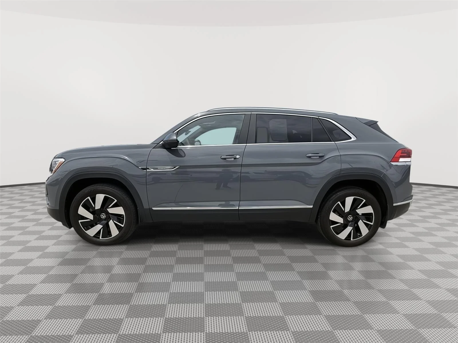 Used 2024 Pure Gray Volkswagen 2.0T SEL image 6