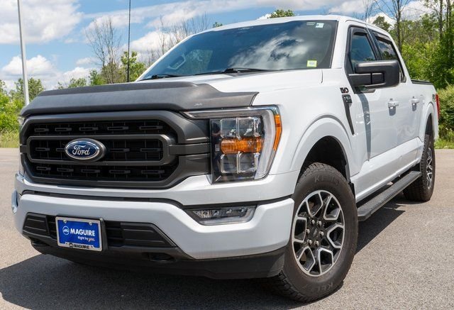 Used 2022 White Metallic Ford XLT image 1