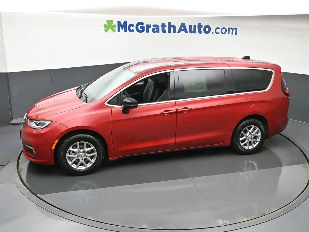 2026 Chrysler Pacifica Select - Photo 33