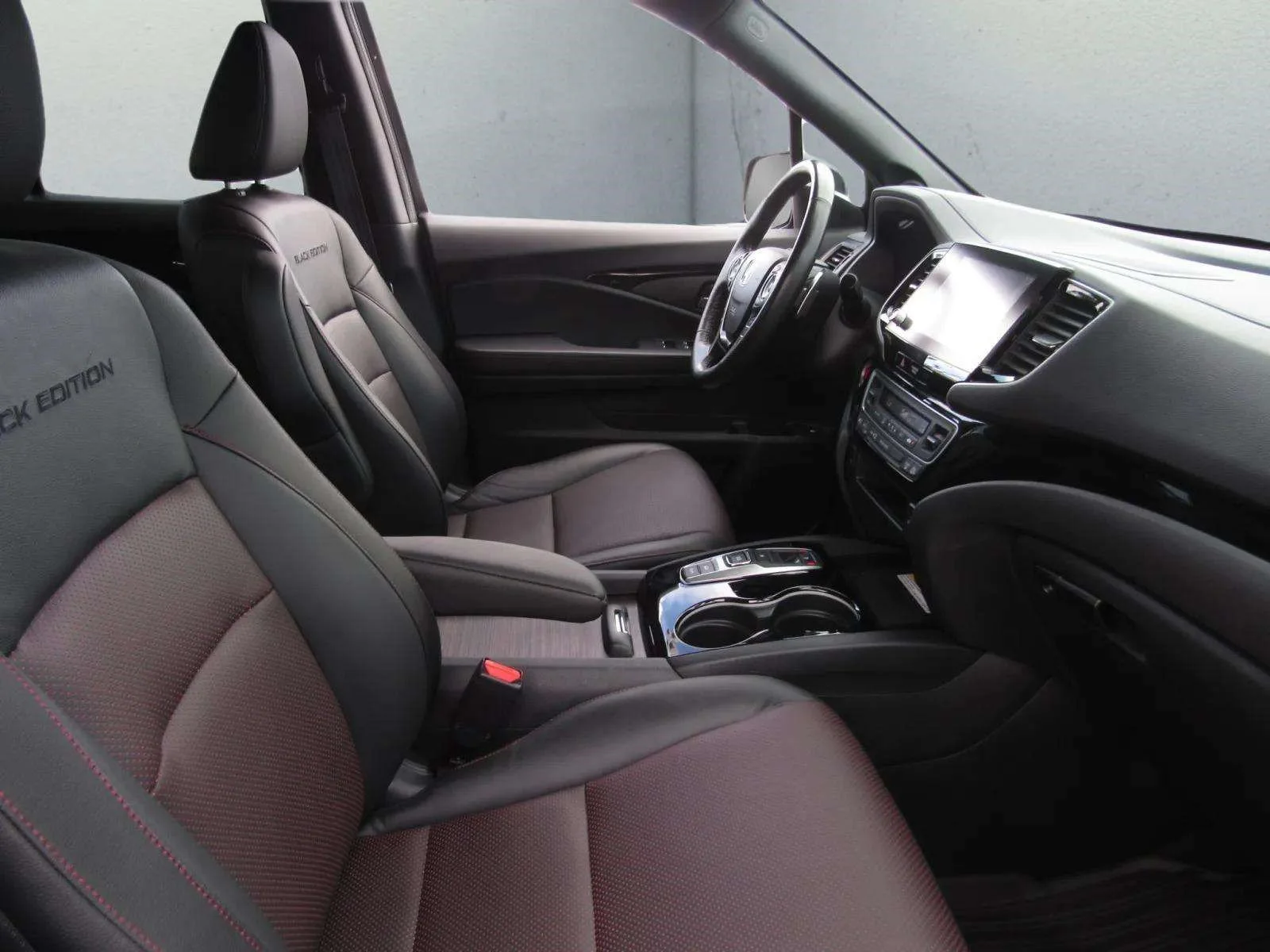 Certified Used 2022 Crystal Black Pearl Honda AWD BLACK EDITION image 39