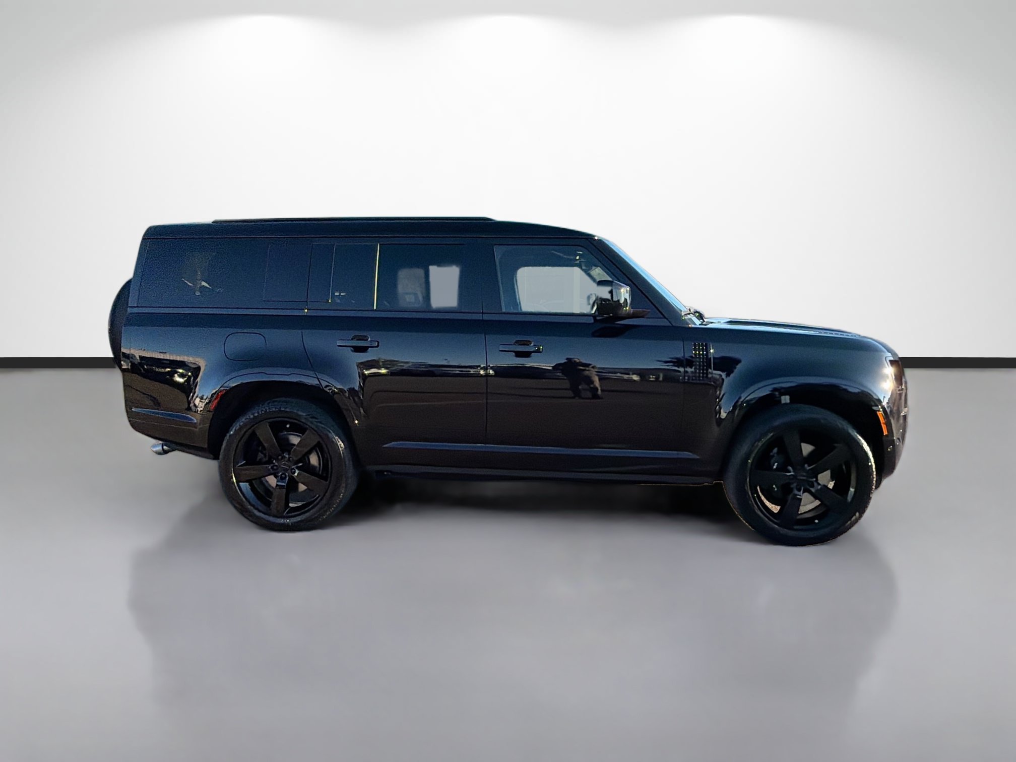 2026 Land Rover Defender V8 - Photo 6