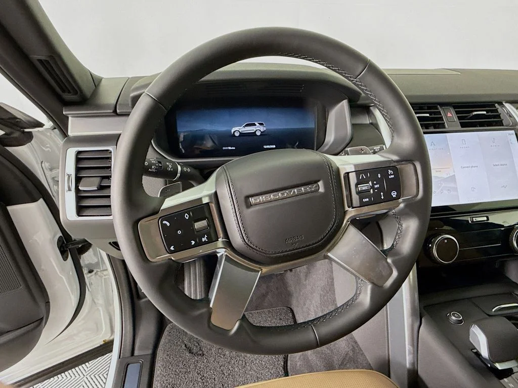 New 2026 Fuji White Land Rover Dynamic SE image 12