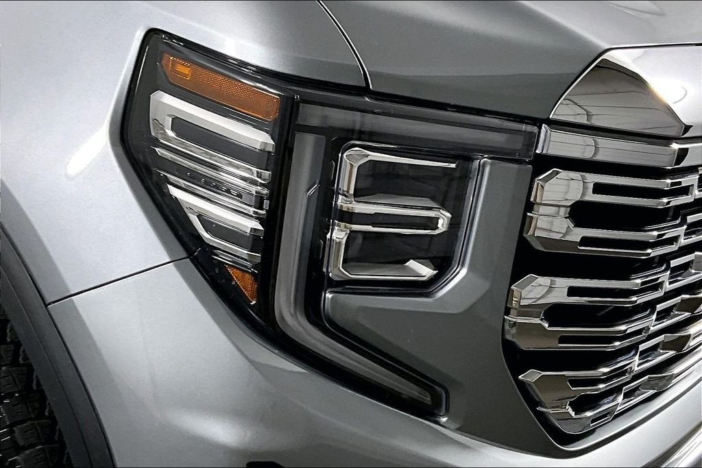 Used 2025 Silver GMC Denali image 30