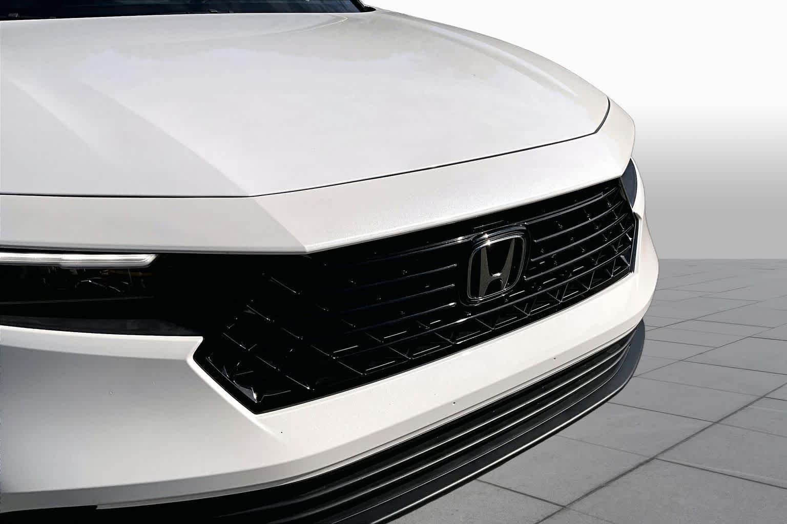 Used 2024 Platinum White Pearl Honda Sport image 32