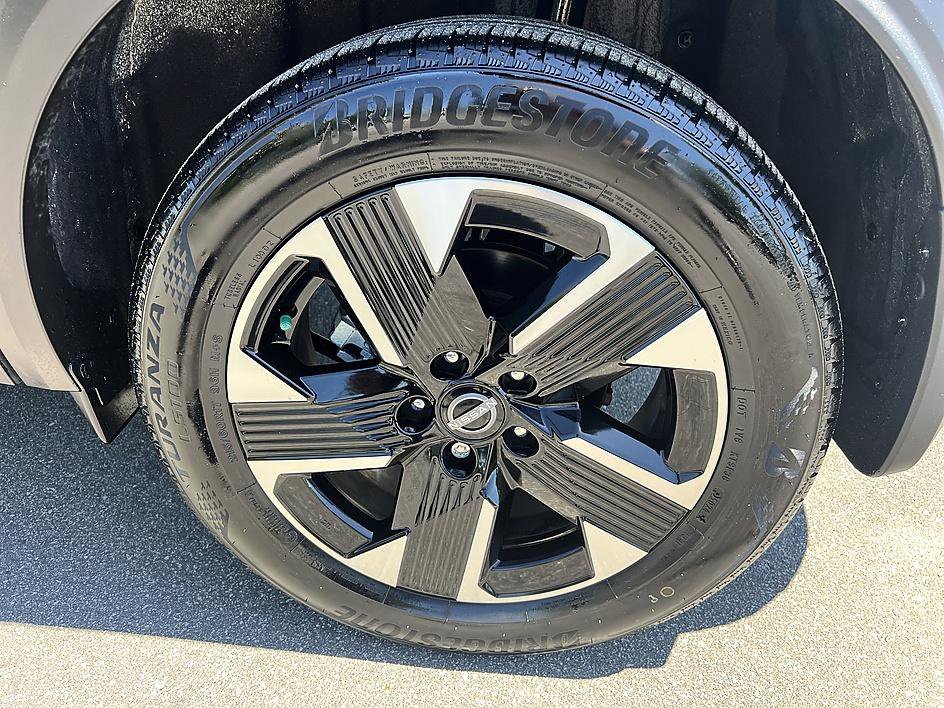Used 2025 Gun Metallic Nissan SV image 10