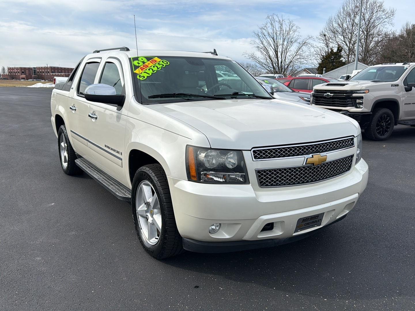 Used 2009 Chevrolet Avalanche LTZ with VIN 3GNFK32019G235851 for sale in Corydon, IN