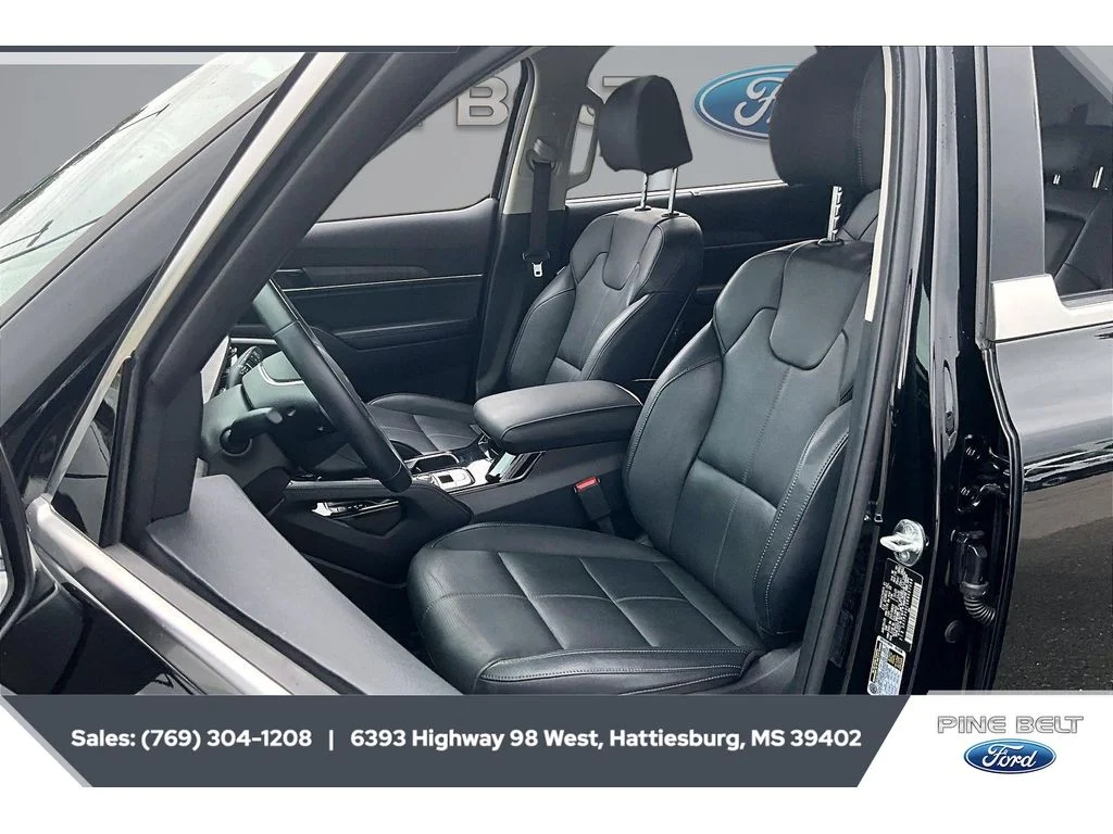 Used 2024 Ebony Black Kia EX image 18