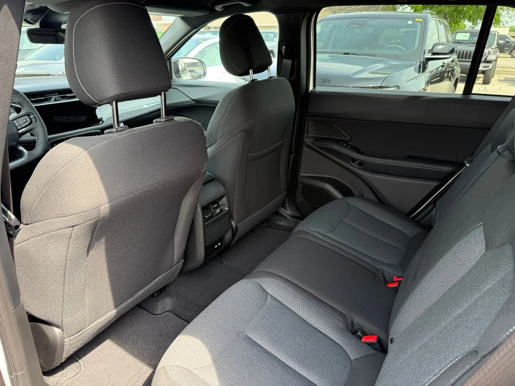 New 2026 White/off-white Jeep Laredo image 17