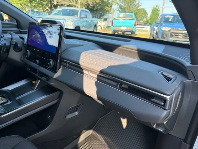New 2026 Wind Chill Pearl <sup>1</sup> Toyota  SE image 26
