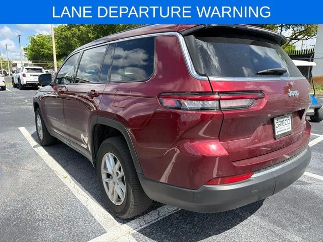Used 2023 Red Jeep Laredo image 5