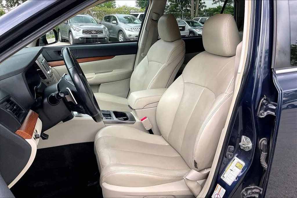 Used 2014 Blue Subaru 2.5i image 24