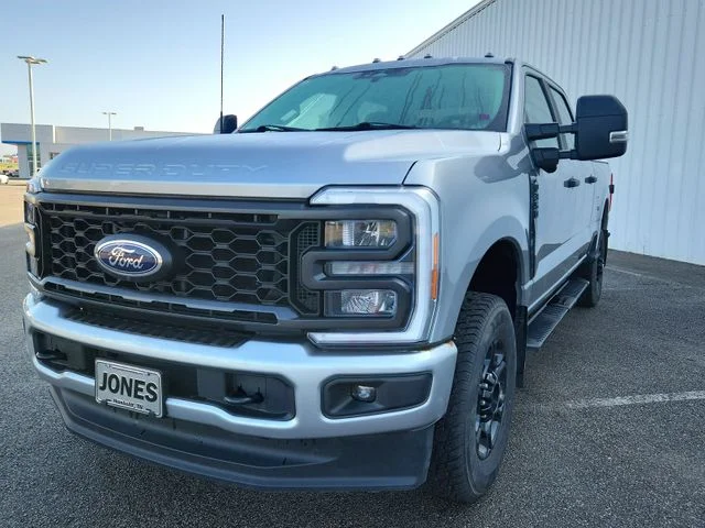 Used 2023 Silver Ford XL image 4