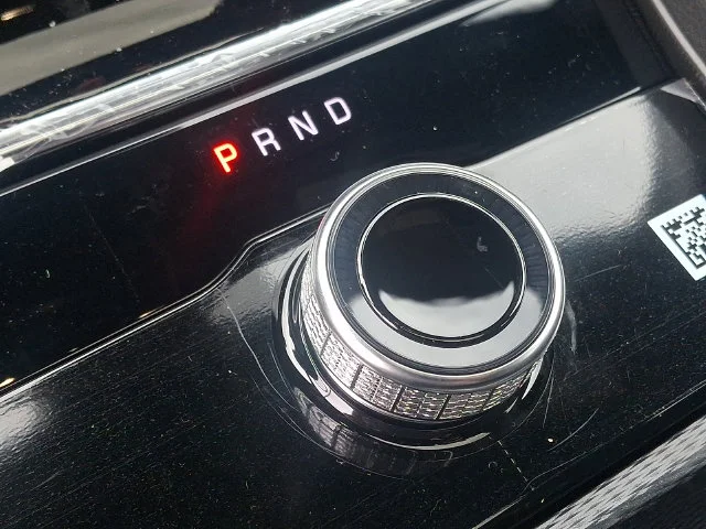 New 2027 White/off-white Jeep Laredo X image 15