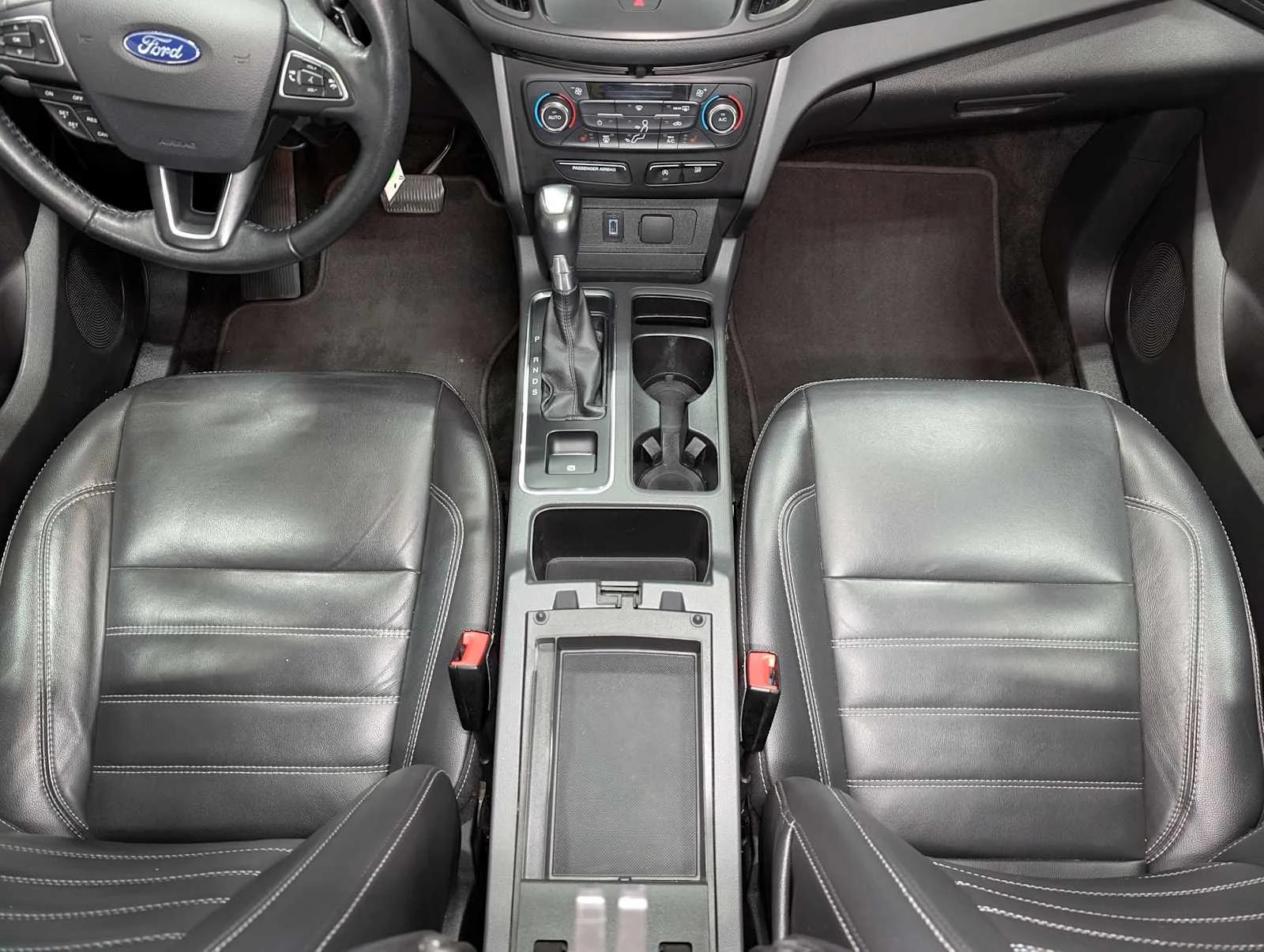 Used 2017 White Platinum Metallic Tri-Coat Ford SE image 20