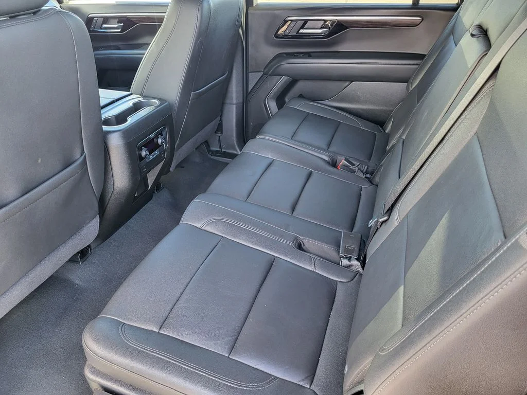 Used 2025 Lakeshore Blue Metallic Chevrolet LT image 19