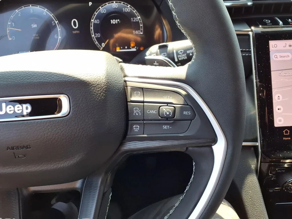 New 2027 High-Gloss Black Paint Jeep Laredo X image 13