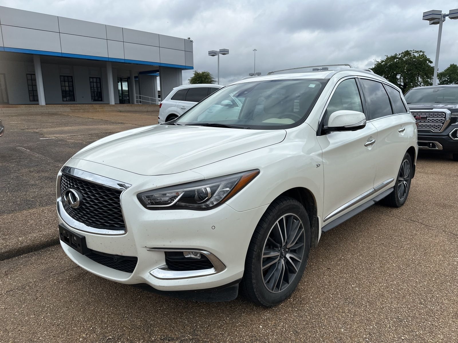 2020 INFINITI QX60 LUXE AWD's photo