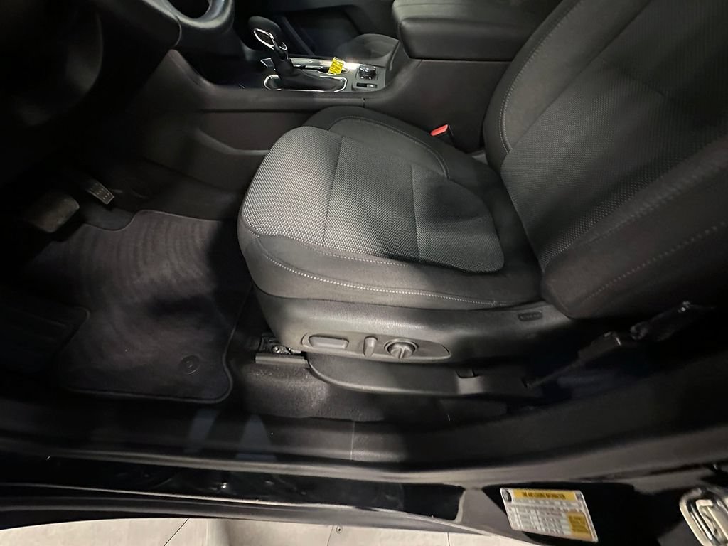 Used 2023 MOSAIC BLACK METALLIC Chevrolet LT Cloth image 21