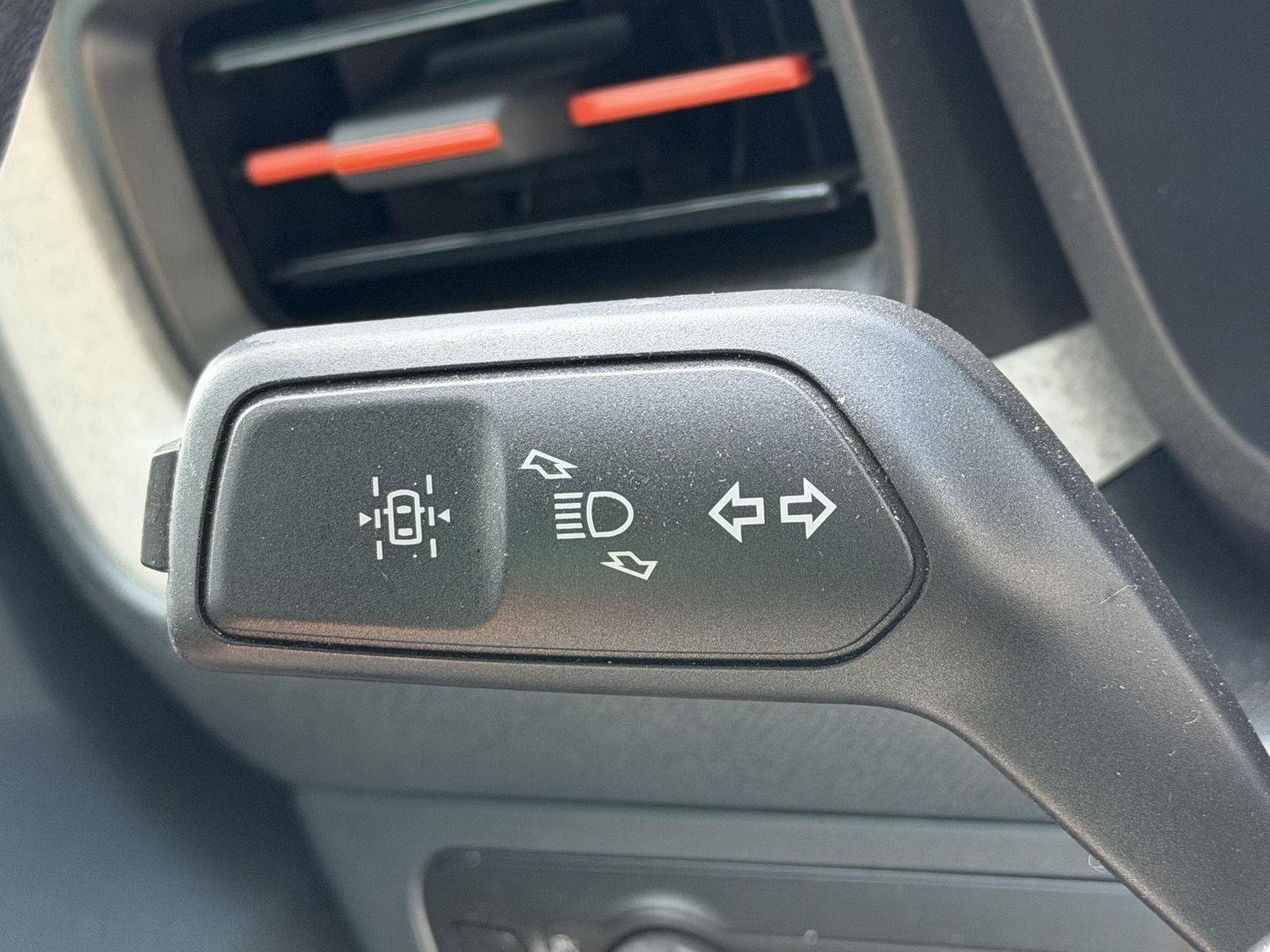 Used 2022 Oxford White Ford XLT image 8