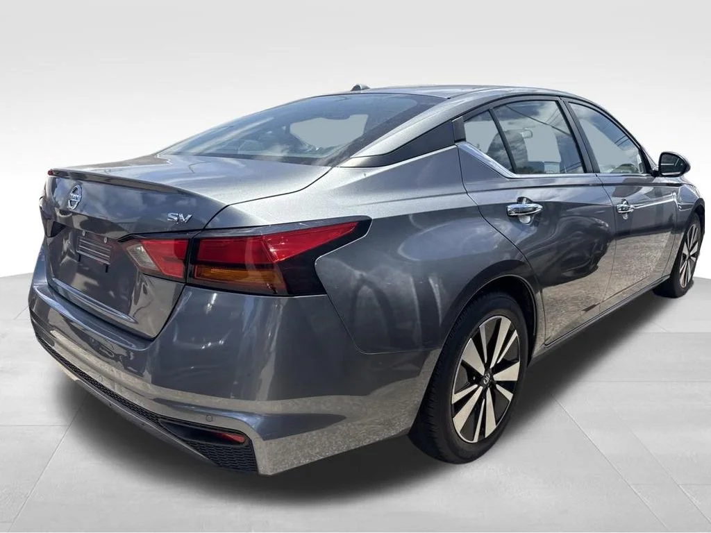Used 2022 Gray Nissan 2.5 SV image 11
