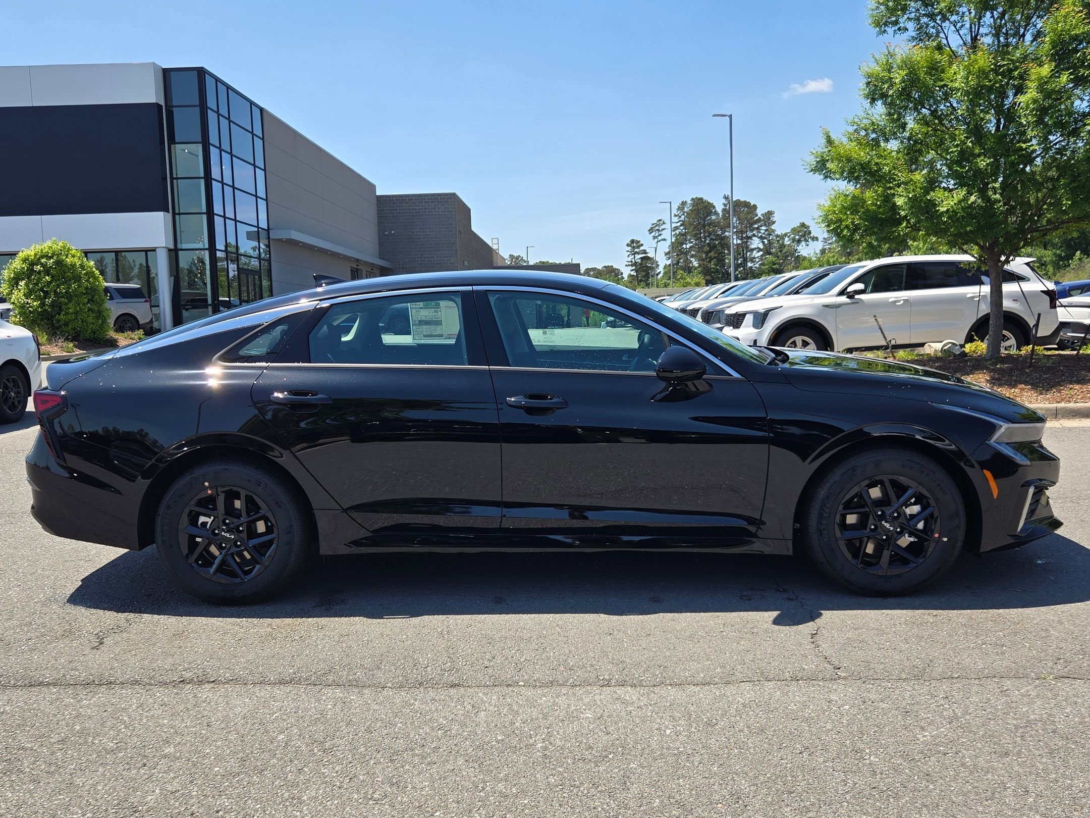 New 2026 Aurora Black Pearl Kia LXS image 8