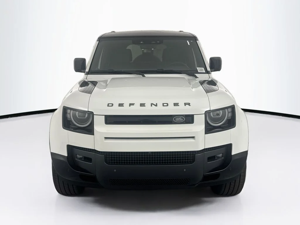 New 2026 Fuji White Land Rover X-Dynamic SE image 2