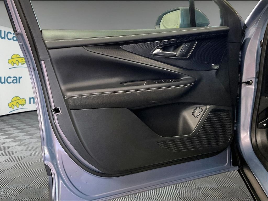 Used 2024 Gray Chevrolet LT image 9