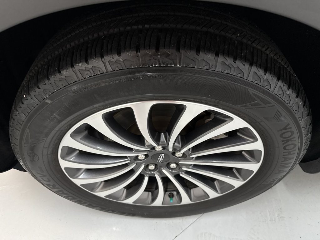 Used 2023 Black Metallic Lincoln Reserve image 34