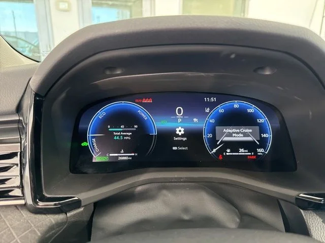 Used 2025  Toyota XLE image 25