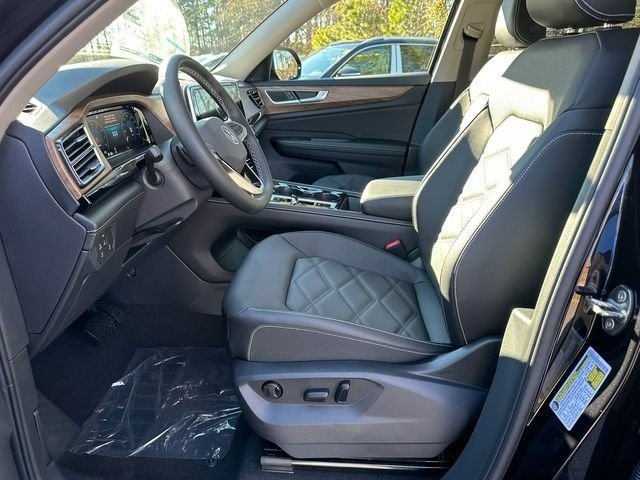 New 2026 Deep Black Pearl Volkswagen 2.0T SE W/TECHNOLOGY image 9
