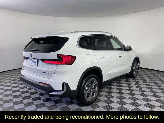 Used 2023 White BMW xDrive28i image 9