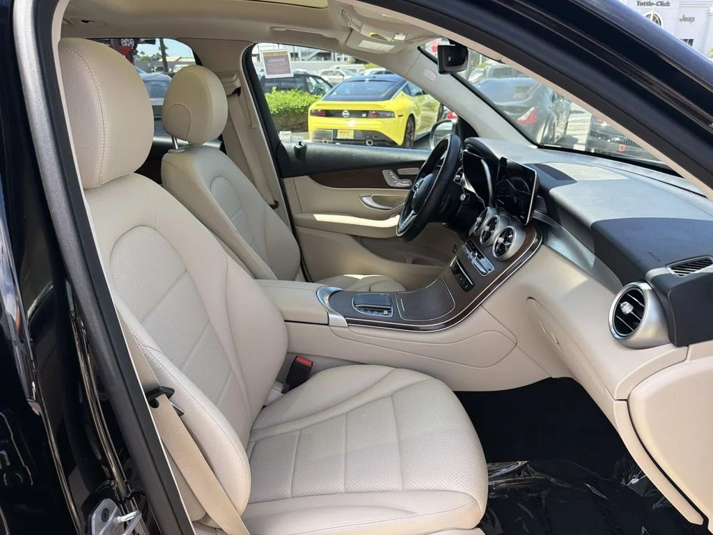 Used 2022 Black Mercedes-Benz 300 image 32