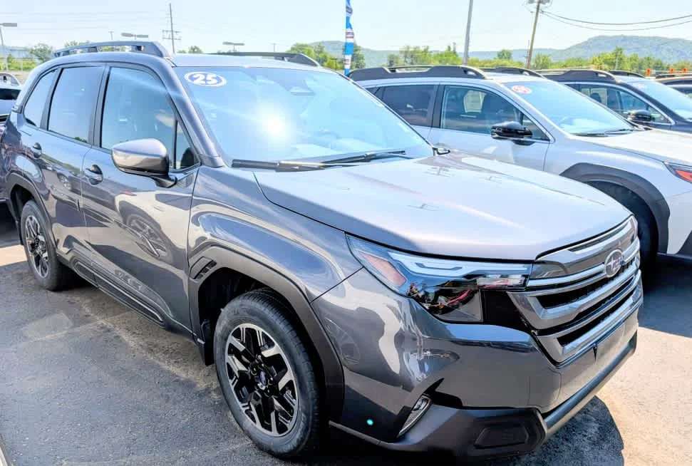 Certified Used 2025 Magnetite Gray Metallic Subaru Premium image 3