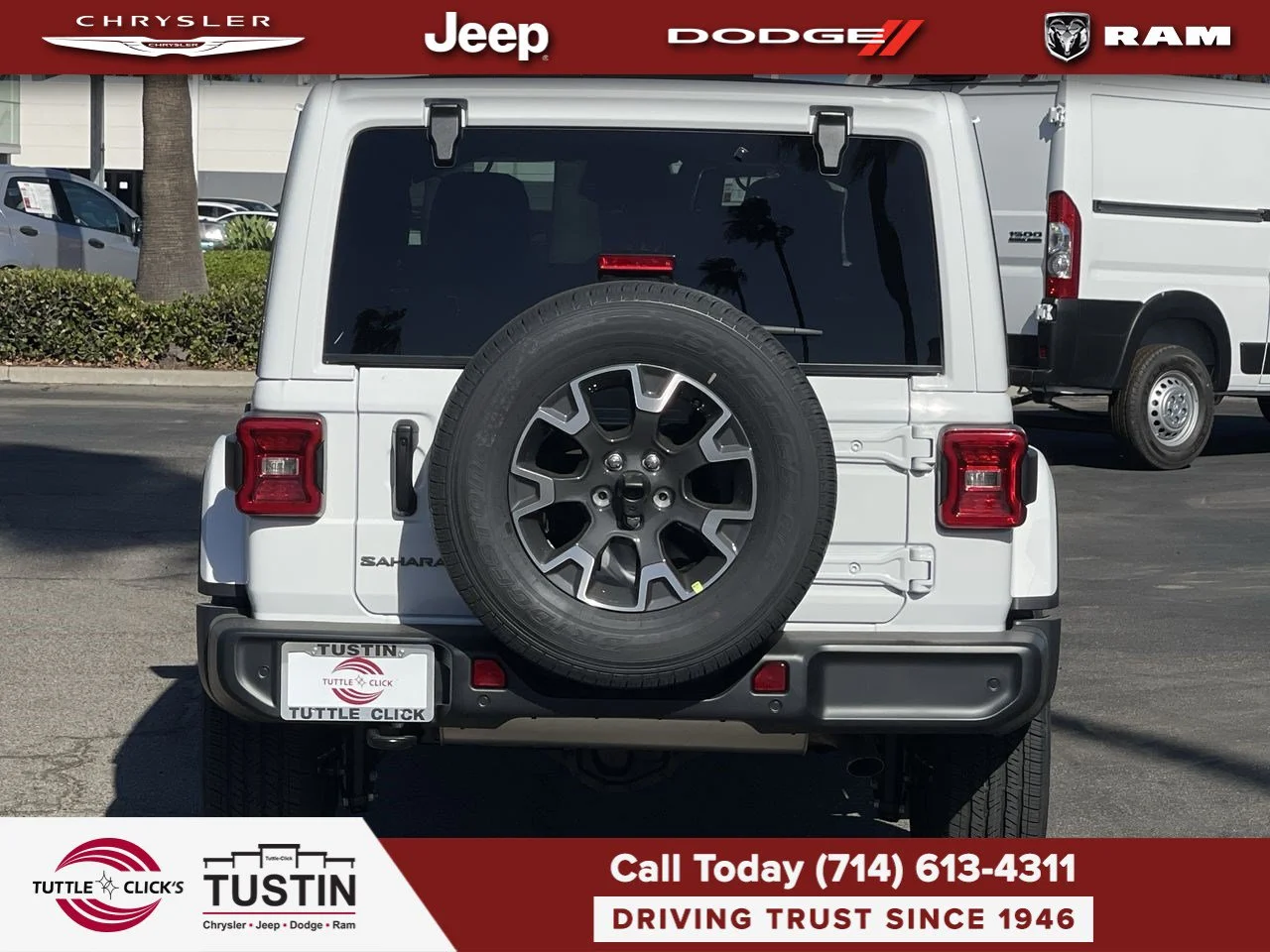 New 2027 Bright White Clear-Coat Paint Jeep Sahara image 11