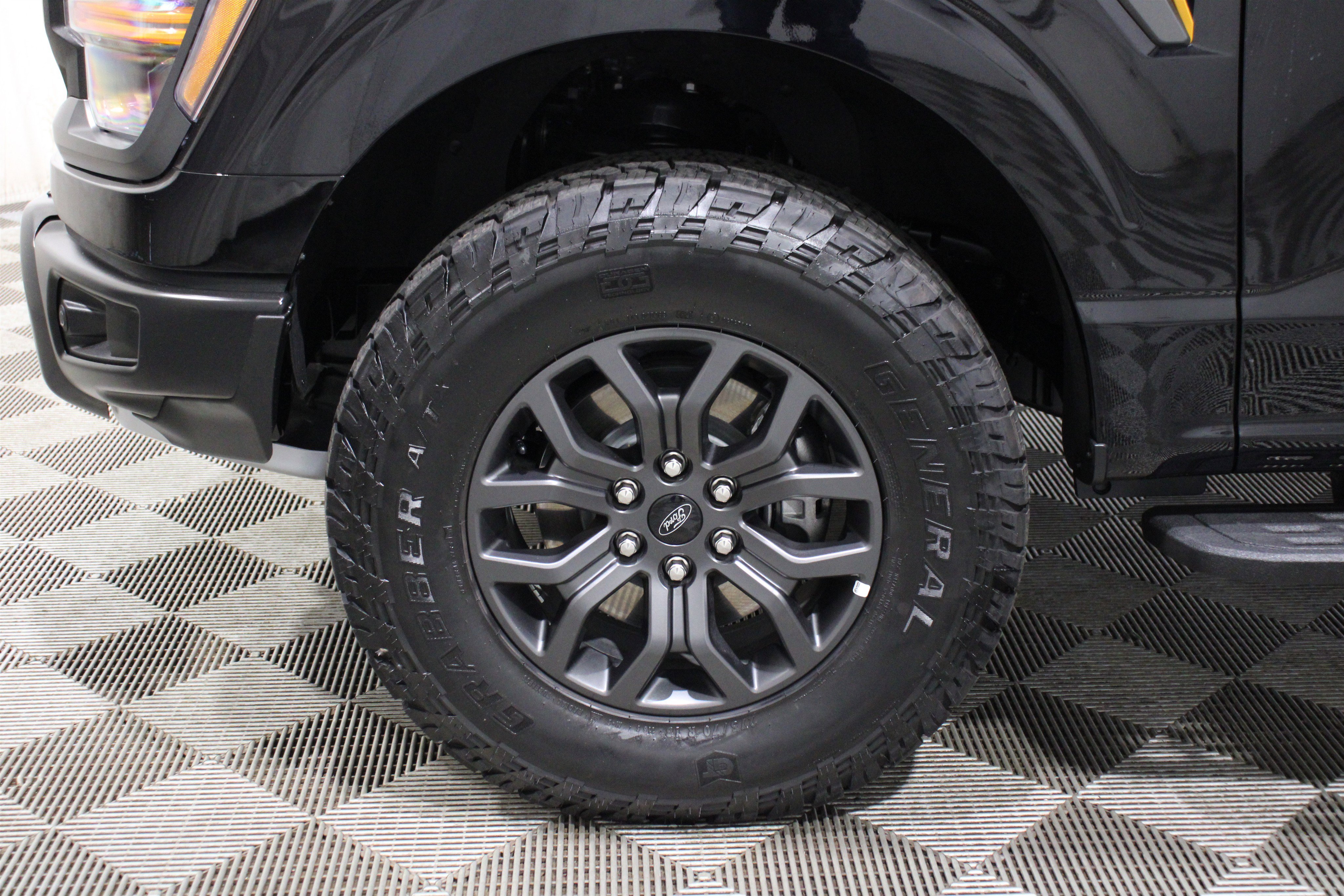 Used 2025 Agate Black Metallic Ford Tremor image 42