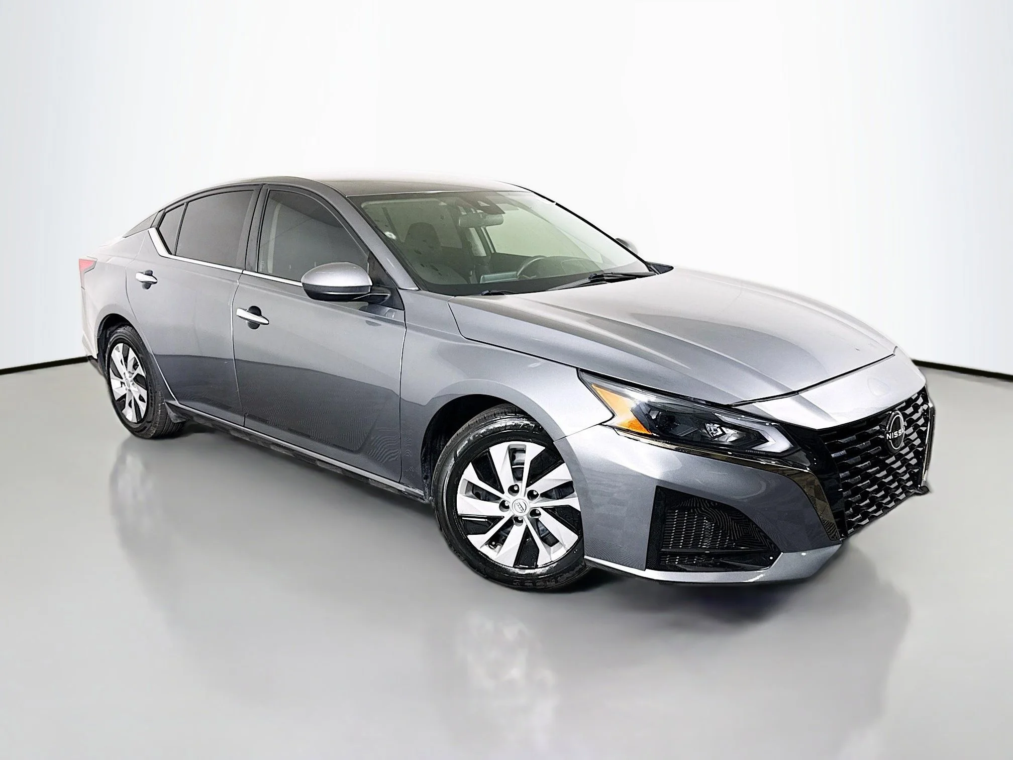 Used 2023 Gun Metallic Nissan 2.5 S image 1