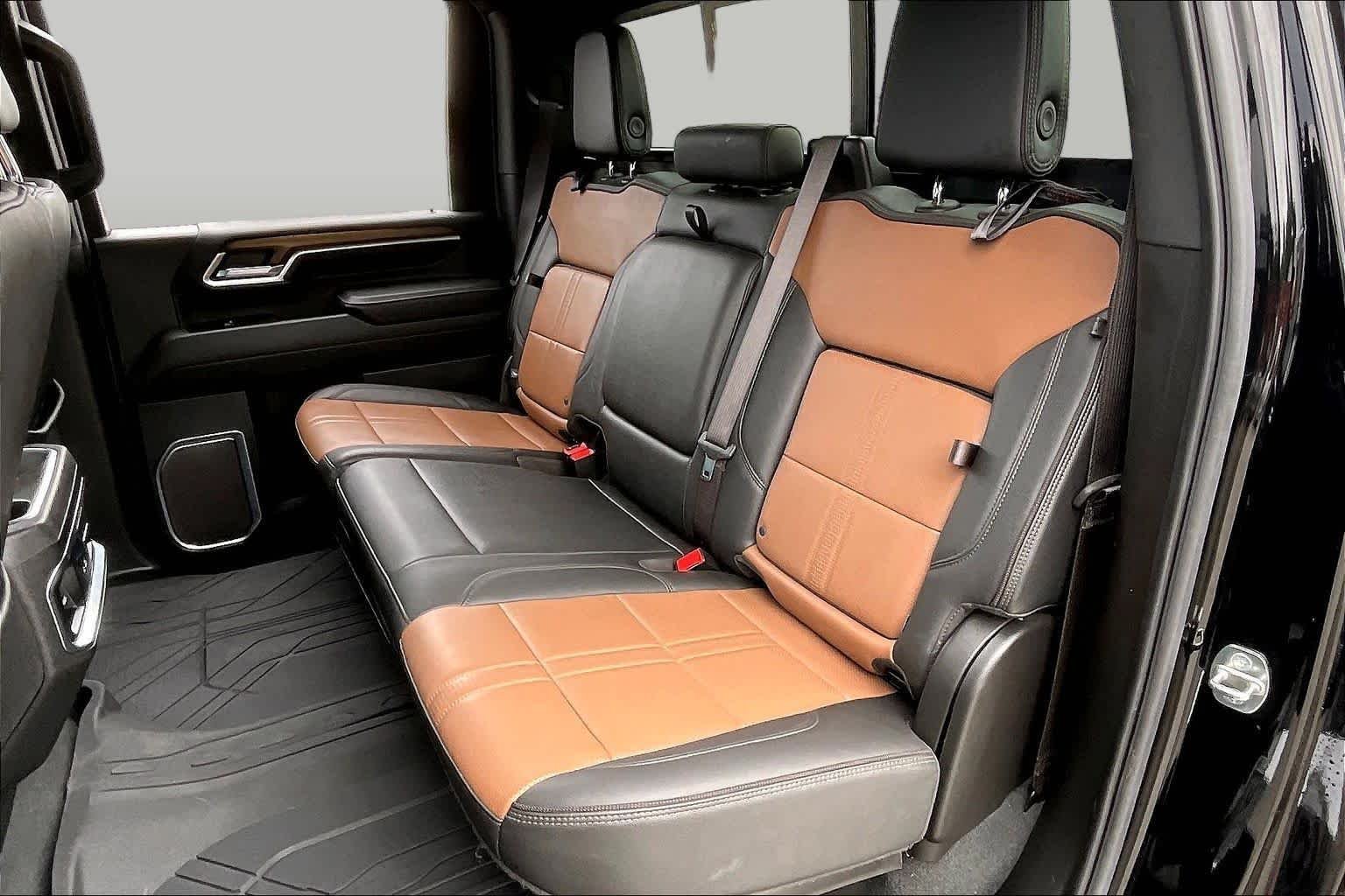Used 2024 Black Chevrolet High Country image 18