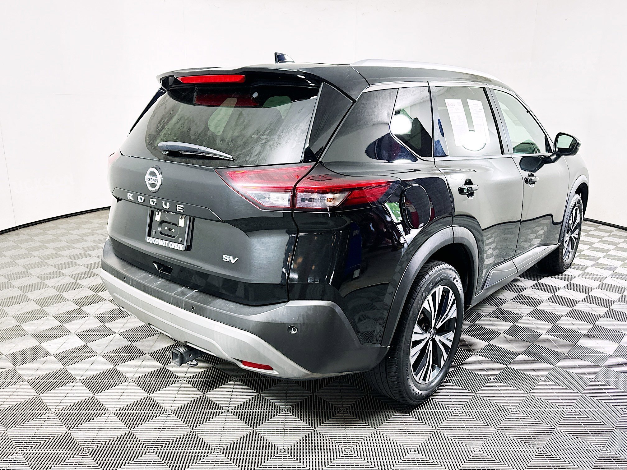 2021 Nissan Rogue thumbnail 5