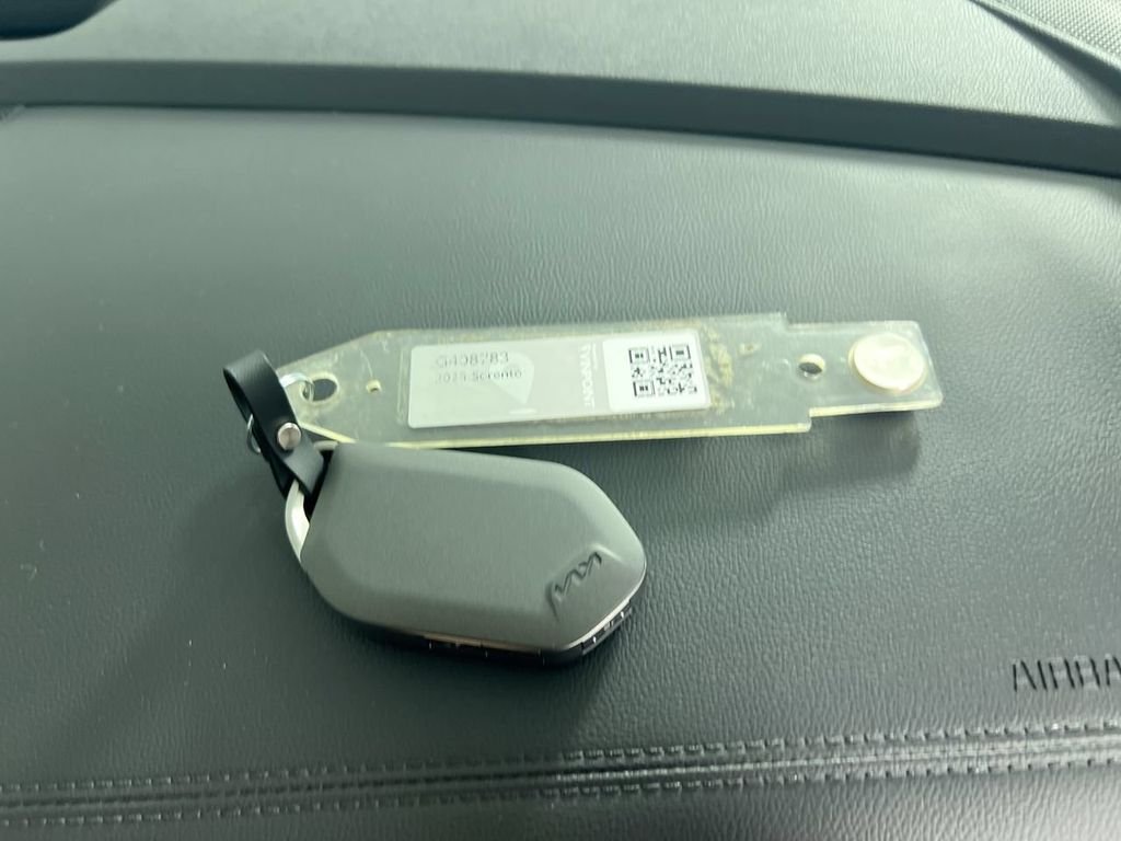 New 2026 Glacial White Pearl Kia LX image 30