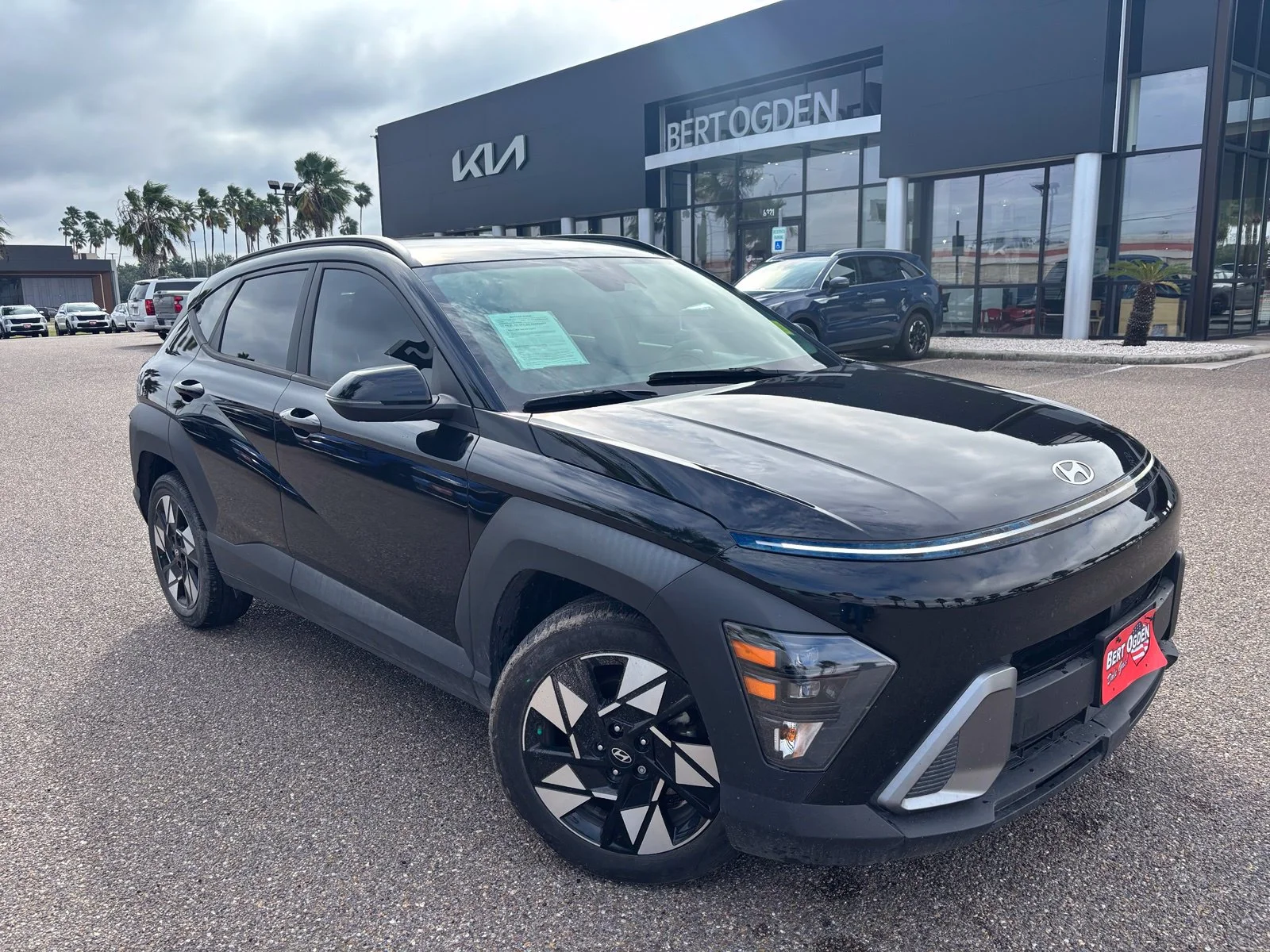Used 2024 Black Hyundai SEL image 1