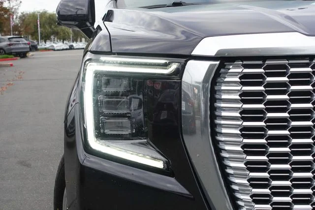 Used 2024 Titanium GMC Denali image 5