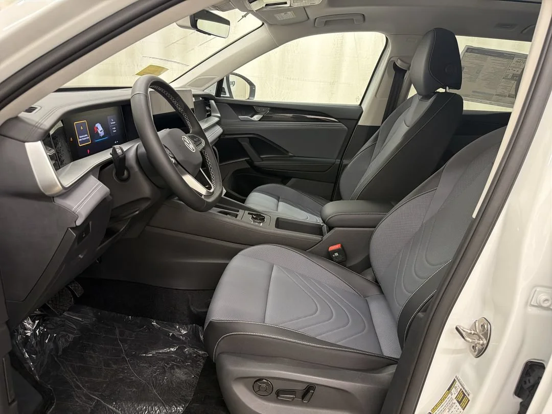 New 2026 Pure White Volkswagen SE image 14