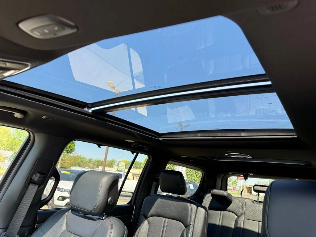 New 2026 High Gloss Black Exterior Paint Jeep Limited Reserve image 21