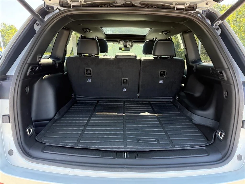 Used 2024 Silver Zynith Jeep Limited image 25