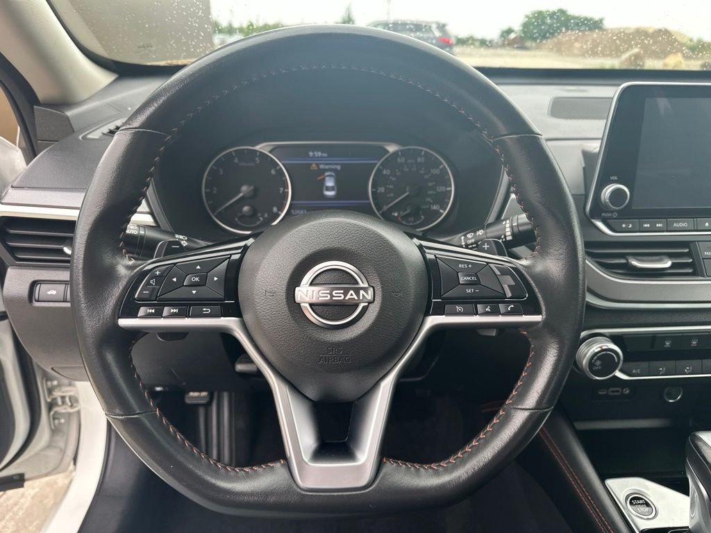 Used 2024 White Nissan 2.5 SR image 12