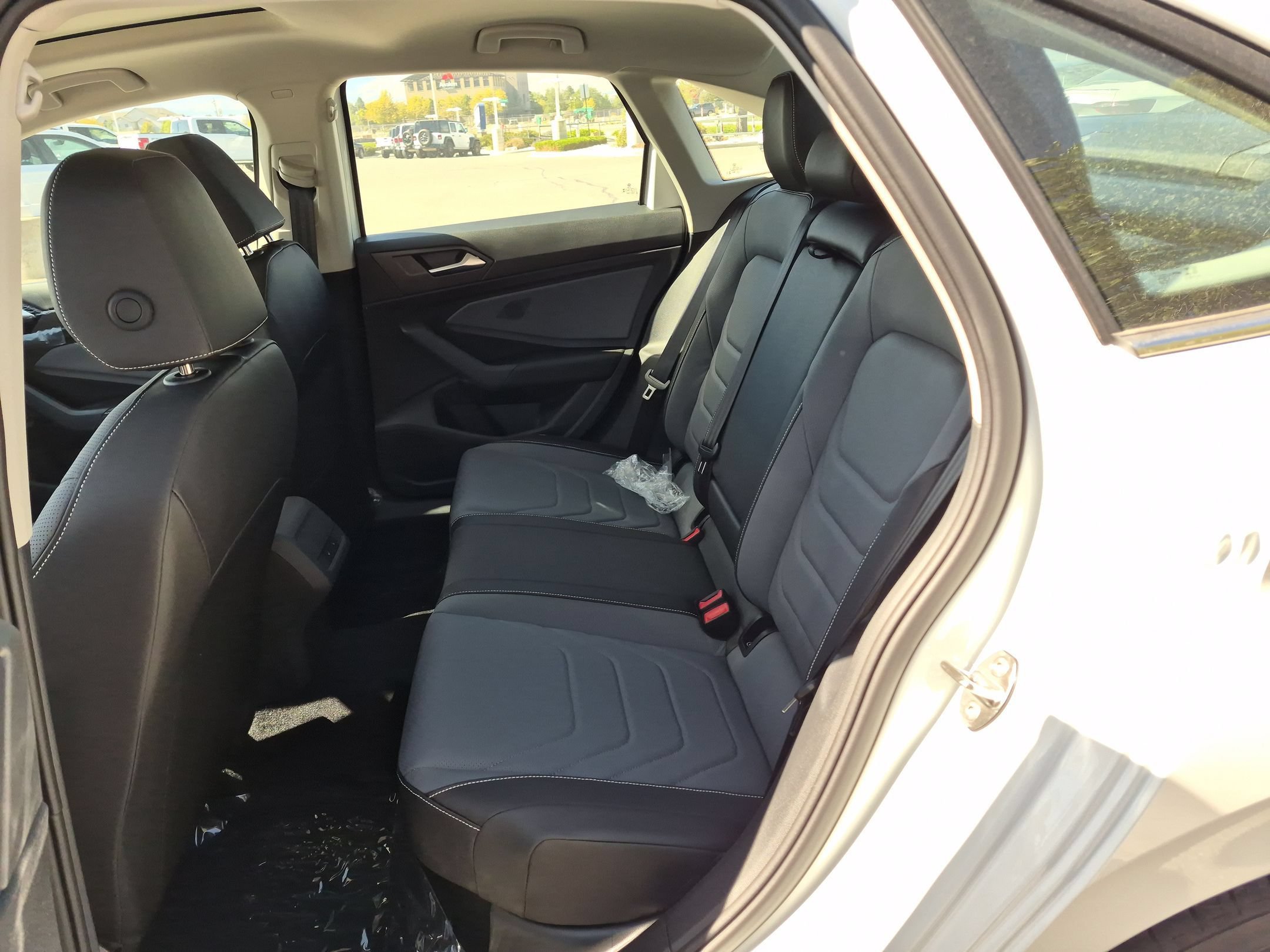 New 2027 Opal White Pearl Volkswagen SEL image 15