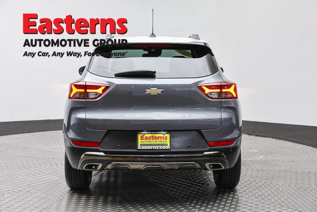 Used 2021 Gray Chevrolet ACTIV image 6