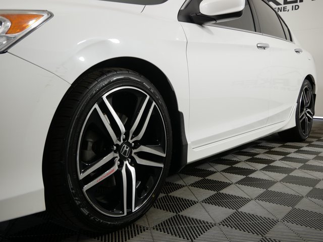 Used 2017 White Orchid Pearl Honda Sport SE image 2